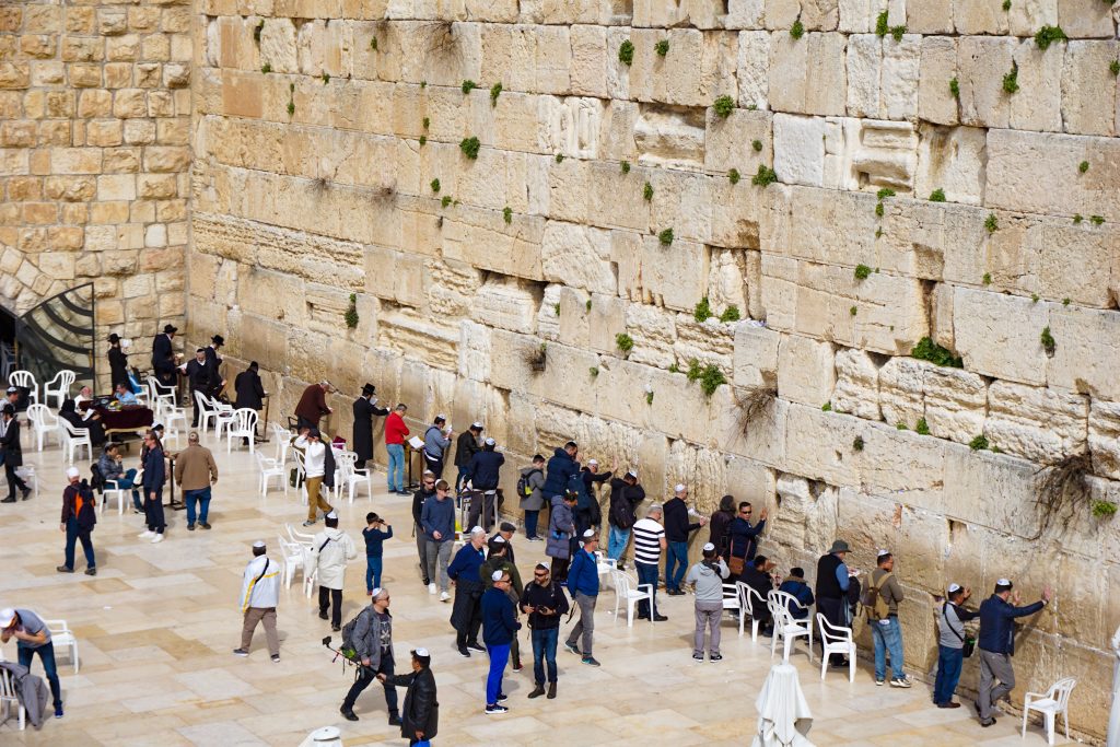 Charity and the Redemption of Jerusalem Ateret Cohanim